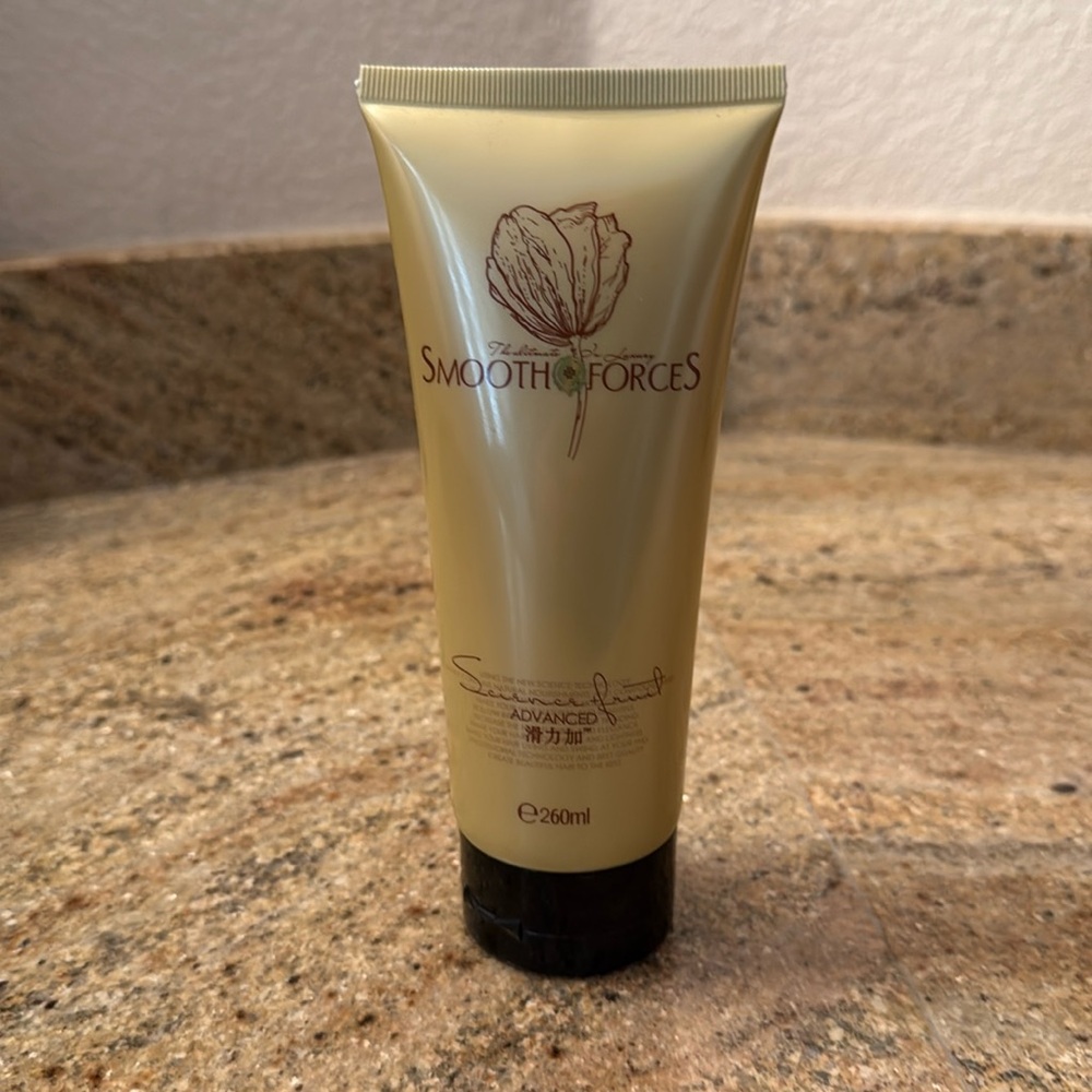 New Unopened Smoothing Forces Hair Mask